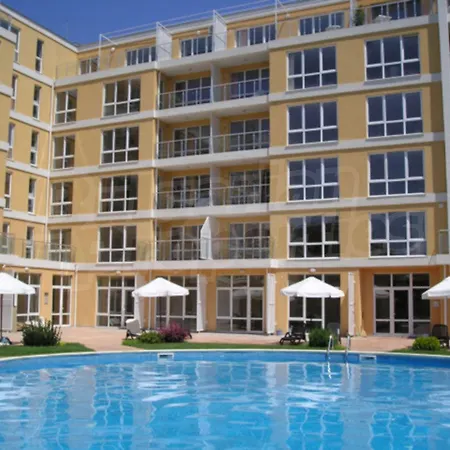 Sunny Center Apartment